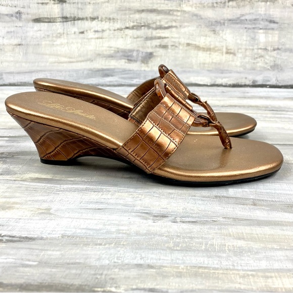 Life Stride “Fabulous” Bronze Wedge Thong Sandal Low Wedge Heel Comfort Croc 7M - Picture 8 of 16